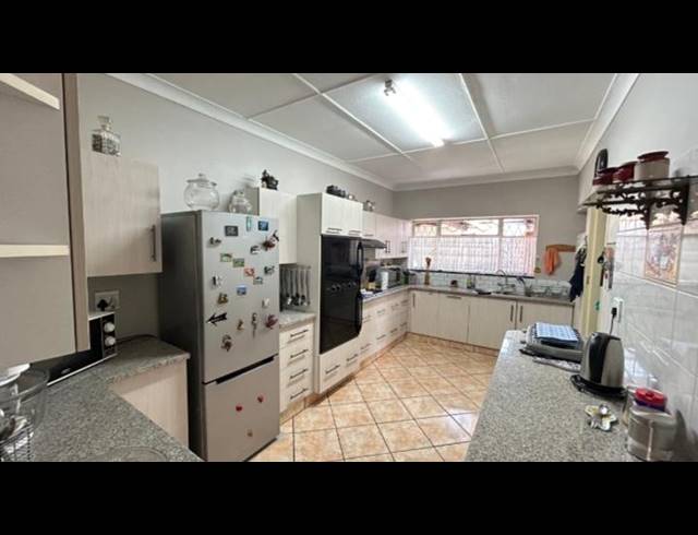 3 BEDROOM HOUSE FOR SALE IN WITFIELD